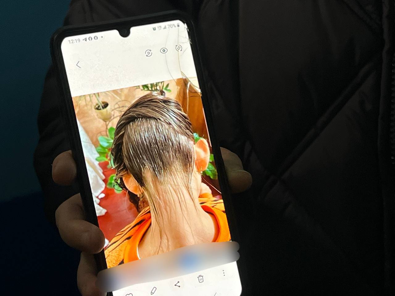 Новини Вінниці - фото з Батьки учнів ліцею №12 вийшли на акцію через напади 15-річного хлопця, який ріже коси: що відомо?