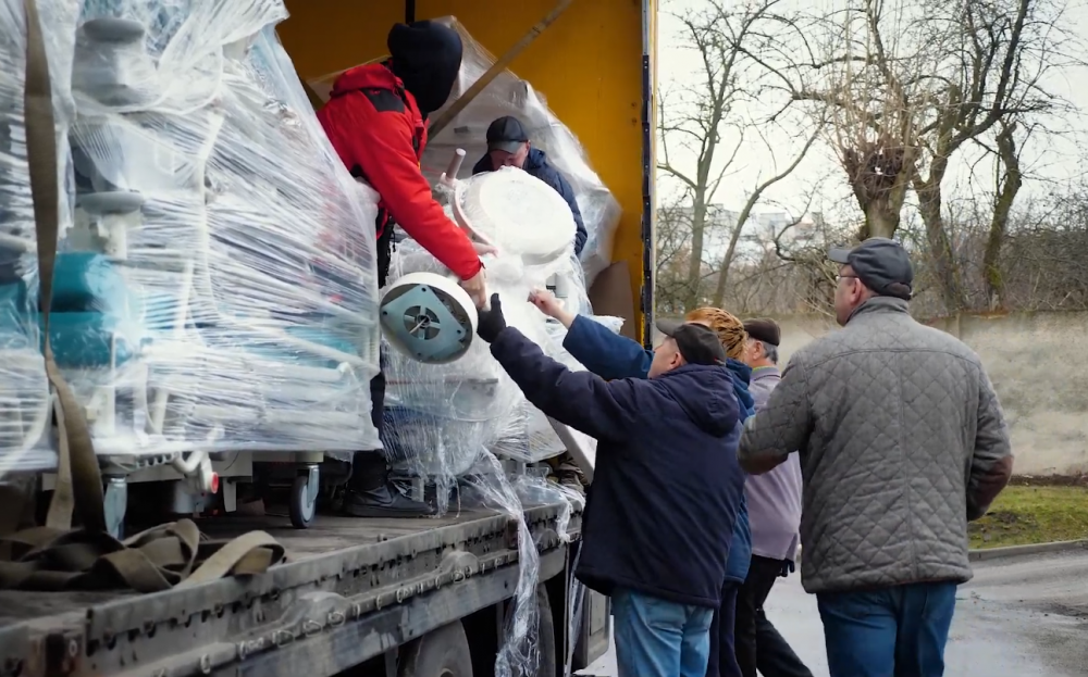 Новини Тернополя - фото з У Тернопільську лікарню №2 доставили медичне обладнання від благодійників з Естонії