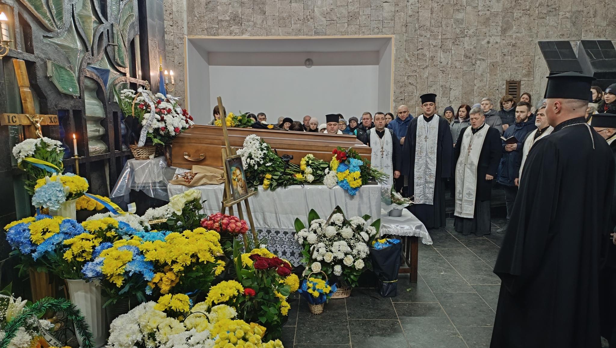 Новини Тернополя - фото з Тернопіль прощається із воїном Юрієм Костишиним на псевдо «Кіт Характерник»