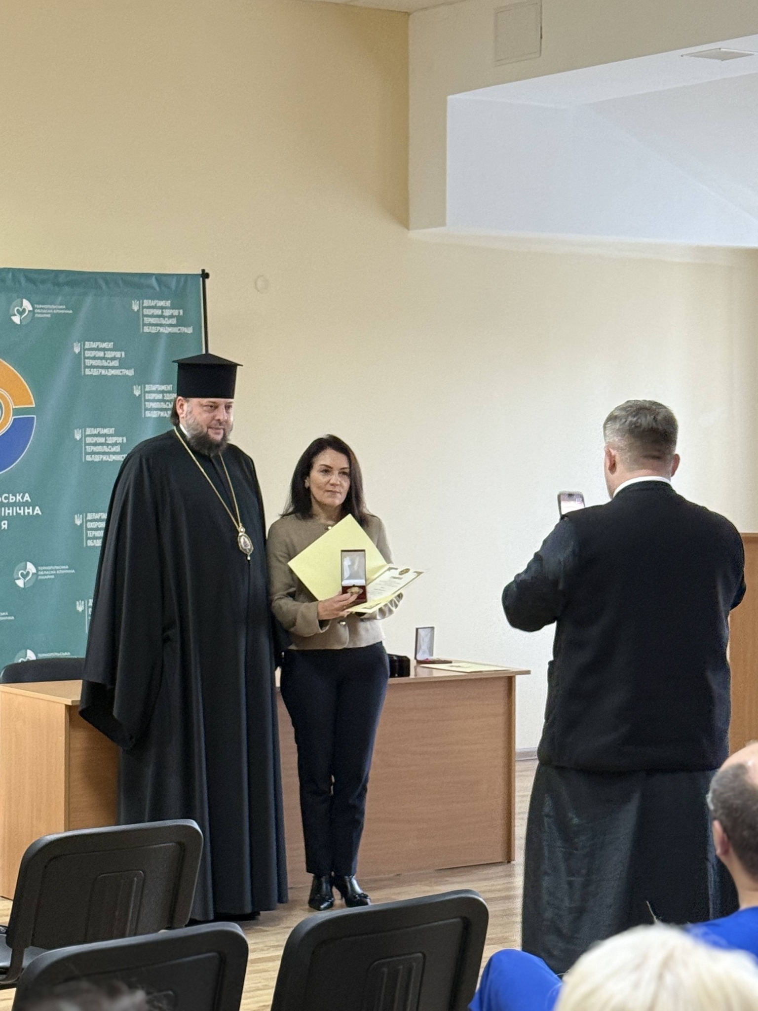 Новини Тернополя - фото з Олександра Маховська та Галина Симко отримали відзнаки цілителя Пантелеймона