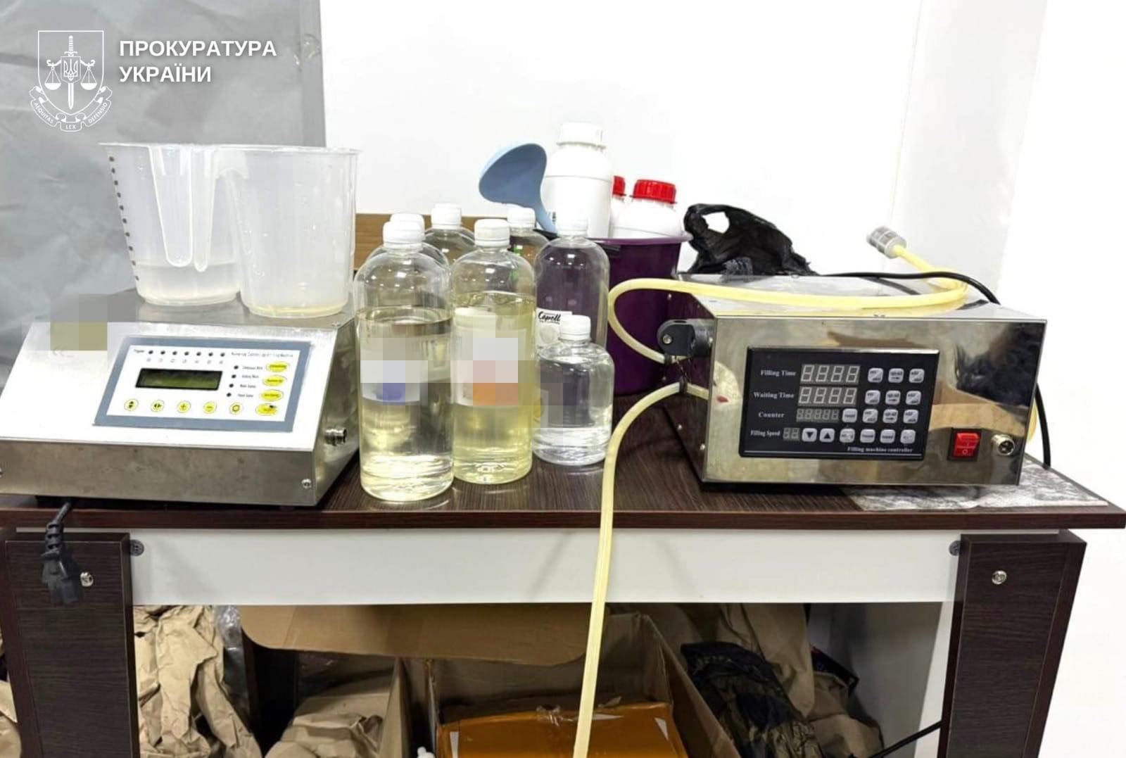 Новини Хмельницького - фото з Схема на 14,5 мільйона: у Хмельницькому незаконно виготовляли рідину до «електронок»