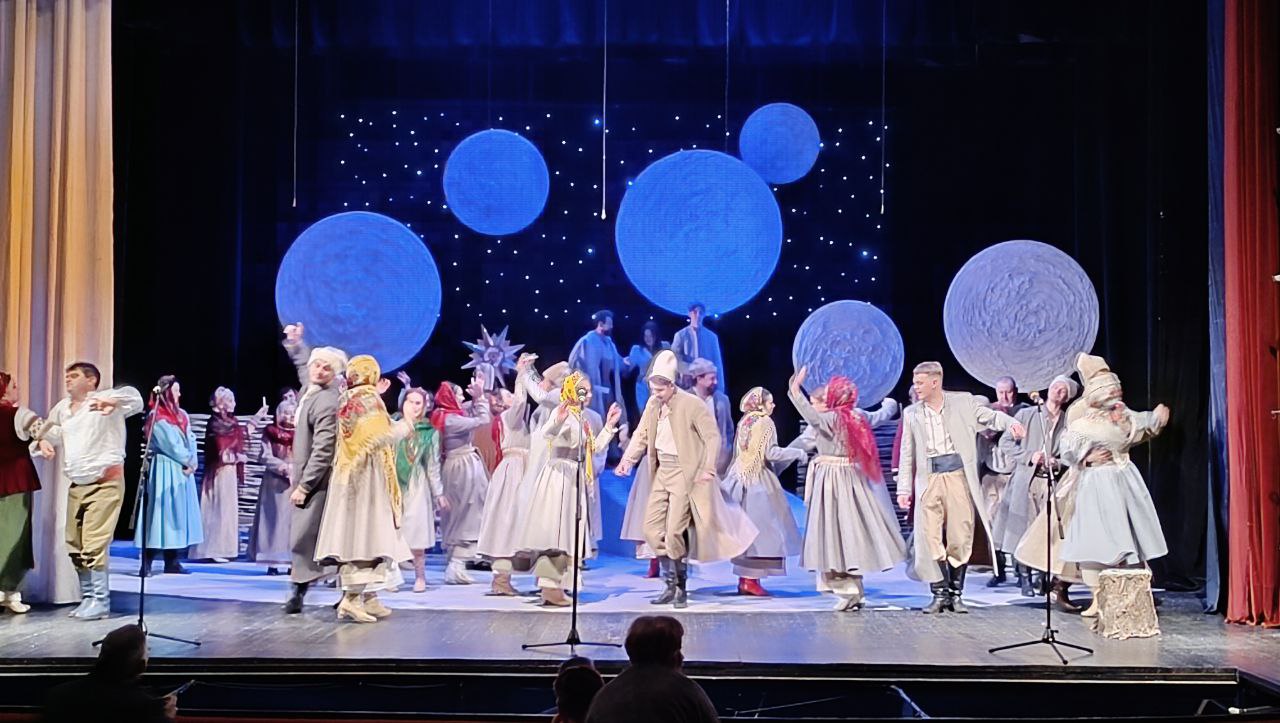 Новий герой, кохання та колядки зі Слобожанщини: тернополян запрошують на прем’єру «Різдвяні вечорниці»