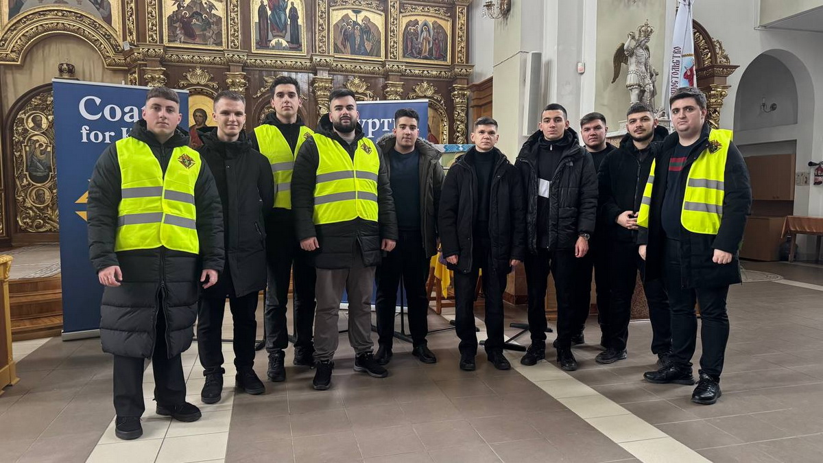 Продуктові набори і допомога дітям: УГКЦ в Тернополі підтримала постраждалих від ракетної атаки