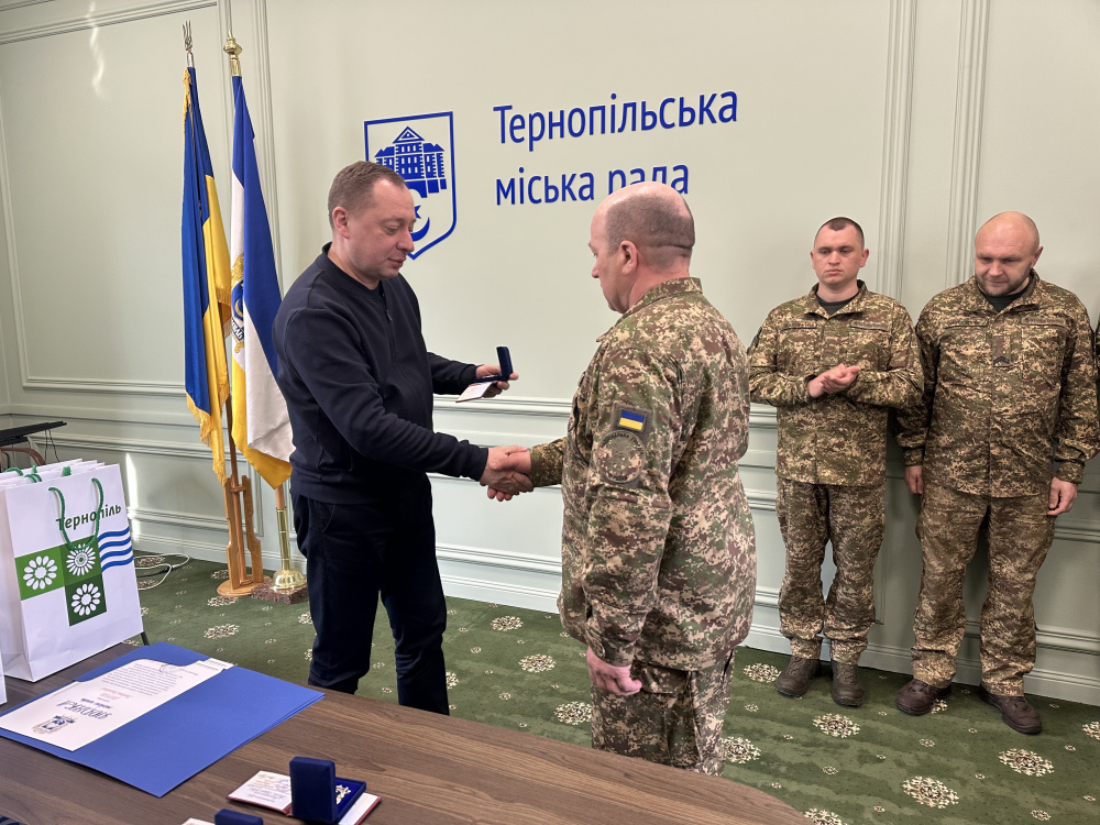 Нацгвардійці в Тернополі отримали нагороди з нагоди професійного свята