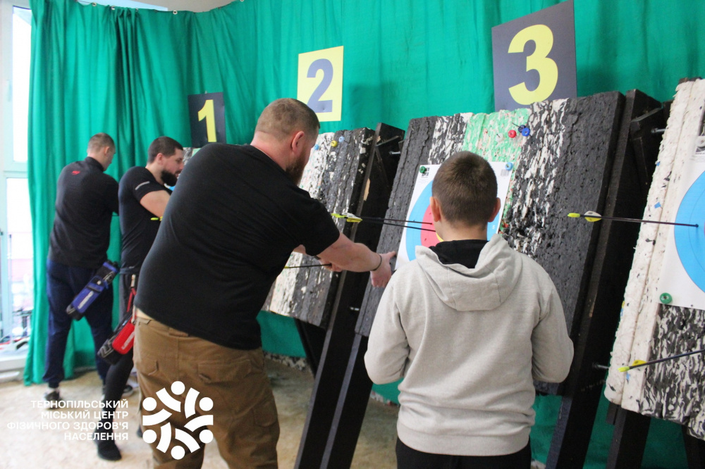 Новини Тернополя - фото з Ветерани та ветеранки змагалися у турнірі зі стрільби з лука