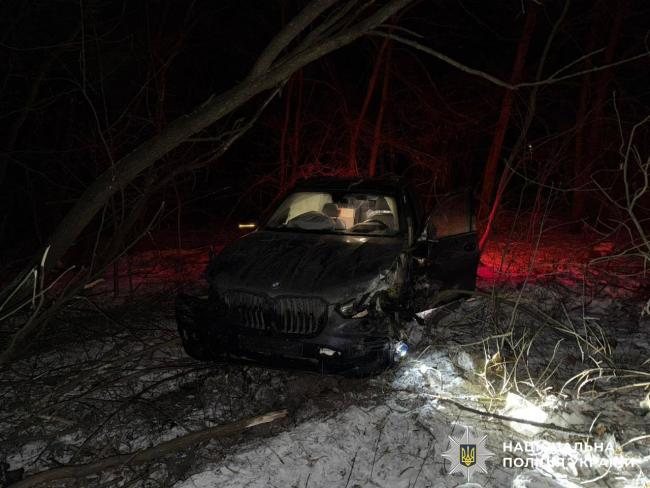 Новини Вінниці - фото з Біля Петрика BMW врізався в Skoda. Обидва авто опинилися в кюветі