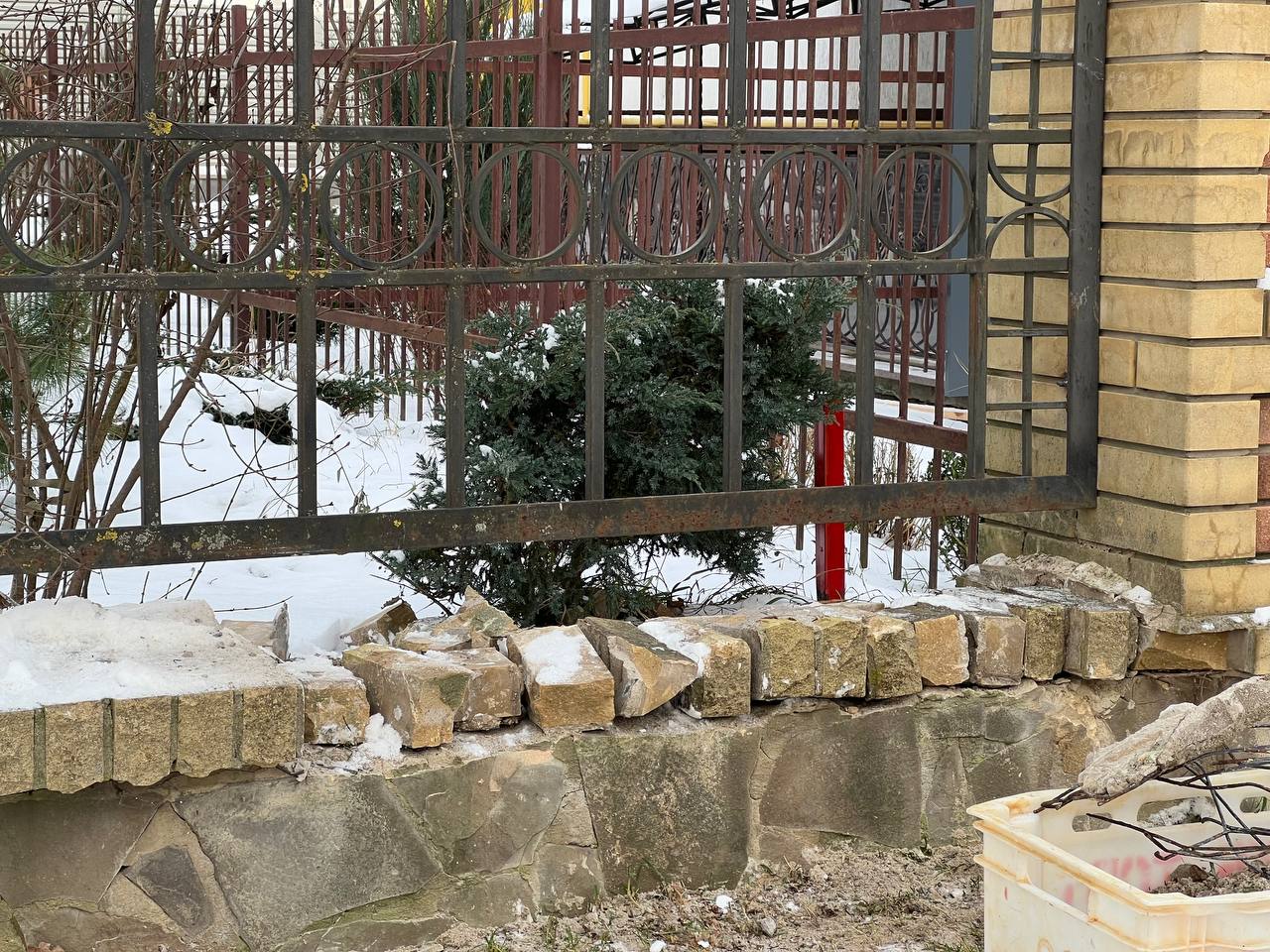 Новини Вінниці - фото з Безбар’єрність чи самоправство: чому мешканці виступили проти нової хвіртки в парку Ющенка