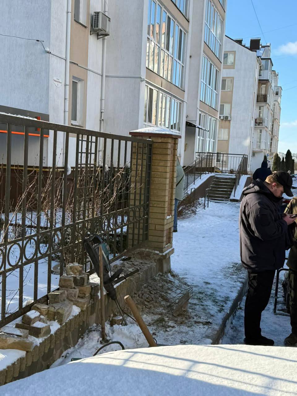 Новини Вінниці - фото з Безбар’єрність чи самоправство: чому мешканці виступили проти нової хвіртки в парку Ющенка