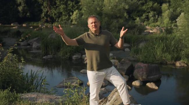 Новини Вінниці - фото з Телеведучий Юрій Горбунов показав Вінниччину у новому випуску «Щоденника подорожнього»