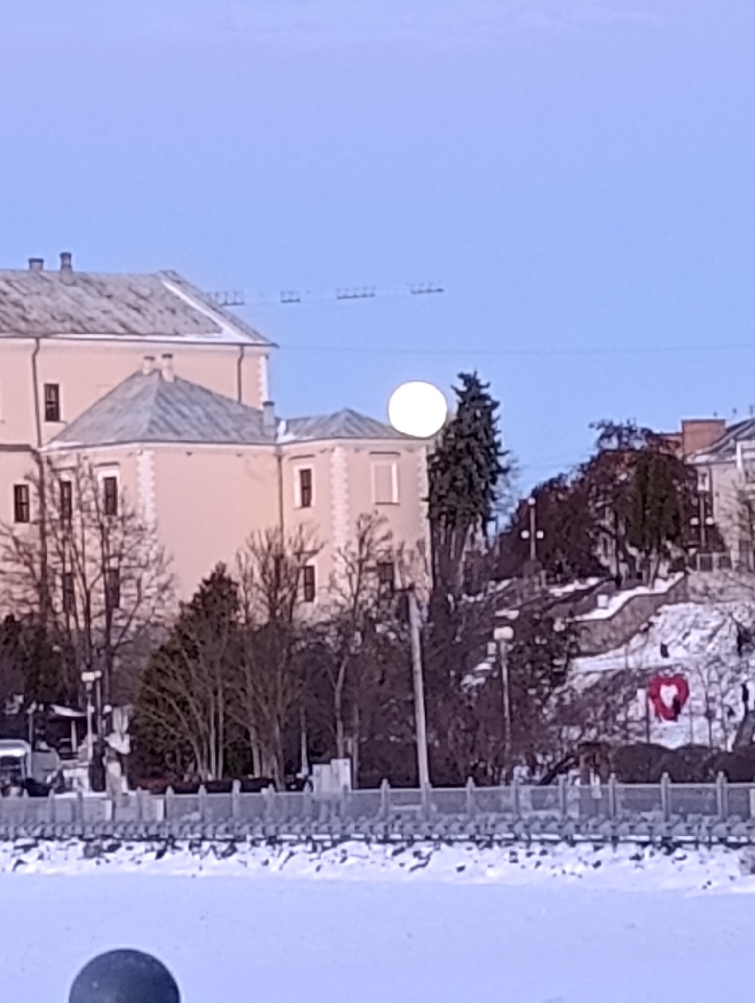 Новини Тернополя - фото з Вовча, Снігова, Полунична, Боброва повня: коли дивитися на особливий Місяць у 2026 році
