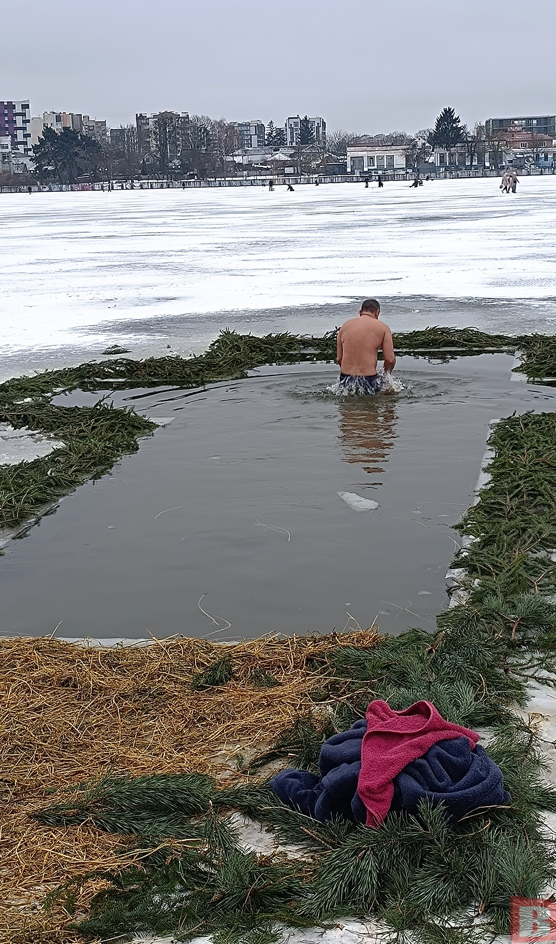 Новини Хмельницького - фото з Як хмельничани купаються на Водохреща (РЕПОРТАЖ)