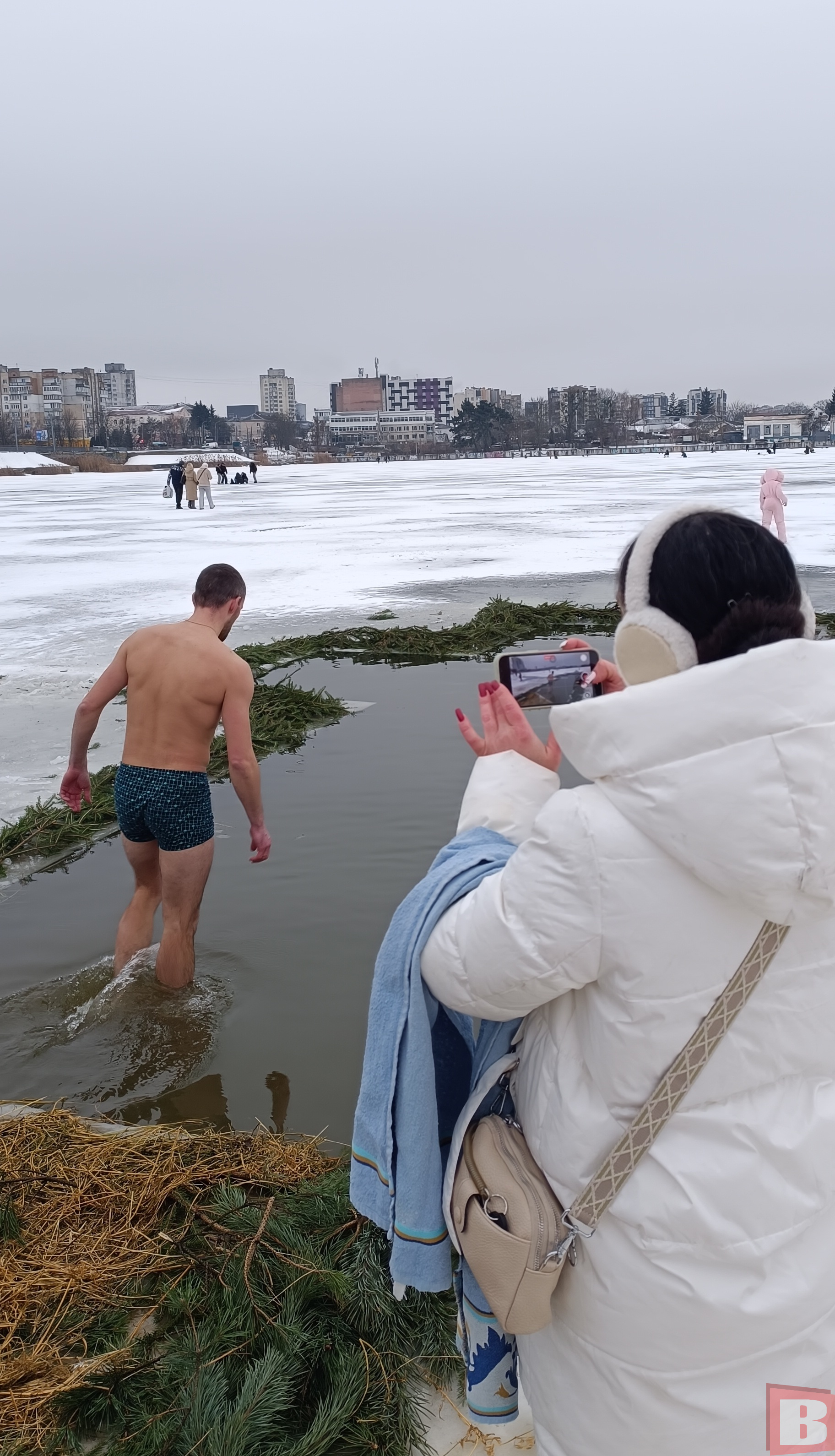 Новини Хмельницького - фото з Як хмельничани купаються на Водохреща (РЕПОРТАЖ)