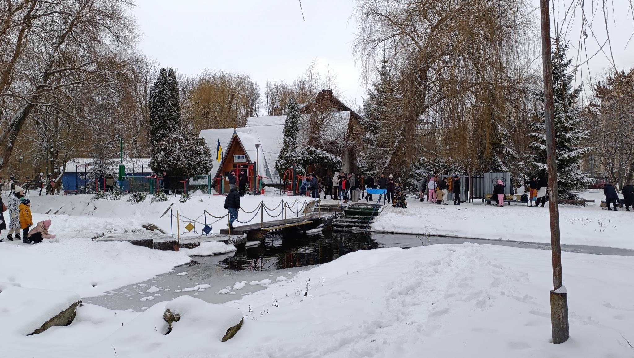 Новини Тернополя - фото з Тернополяни відзначають Водохреще на «моржатнику»
