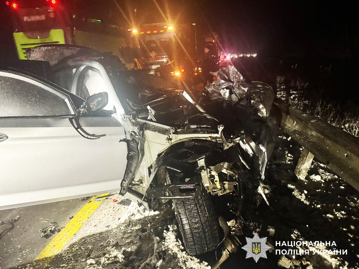 Новини Житомира - фото з У ДТП біля Іванівки після зіткнення з вантажівкою загинув водій легковика