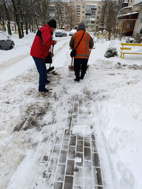 Новини Тернополя - фото з Яка ситуація на дорогах та в дворах Тернополя: пишіть у коментарях чи є місця, де досі нерозчищено