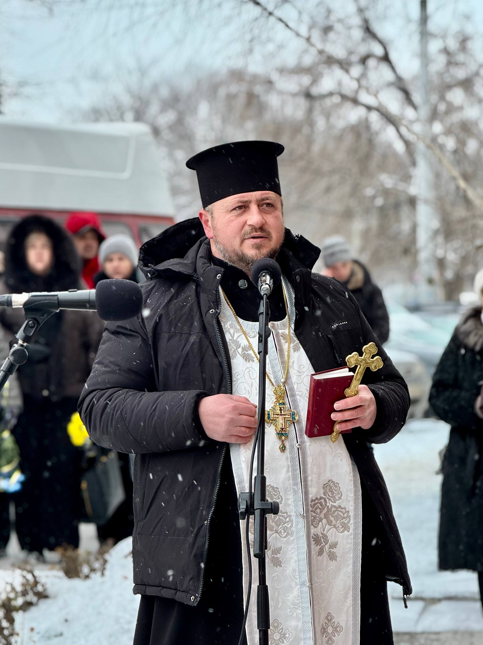 Новини Хмельницького - фото з У Кам’янці відкрили меморіальну дошку загиблому захиснику Миколі Томайчуку