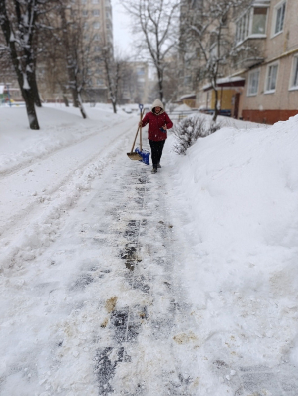 Новини Тернополя - фото з Яка ситуація на дорогах та в дворах Тернополя: пишіть у коментарях чи є місця, де досі нерозчищено