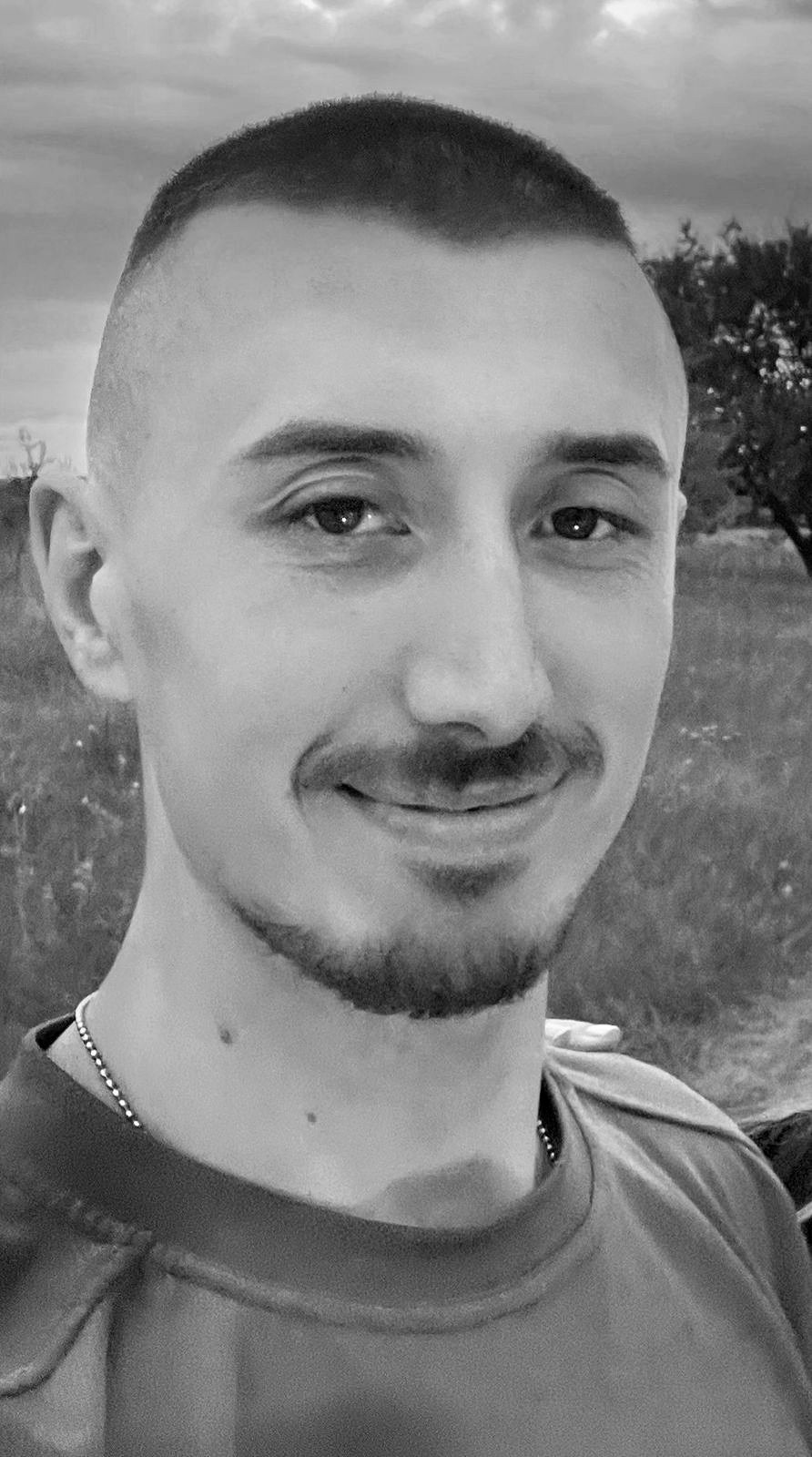 Новини Хмельницького - фото з На щиті повертаються пʼятеро військових з Хмельниччини: Валерій Гринюк, Сергій Кузьомко, Іван Меленчук, Дмитро Охремов, Сергій Процак Іван Меленчук