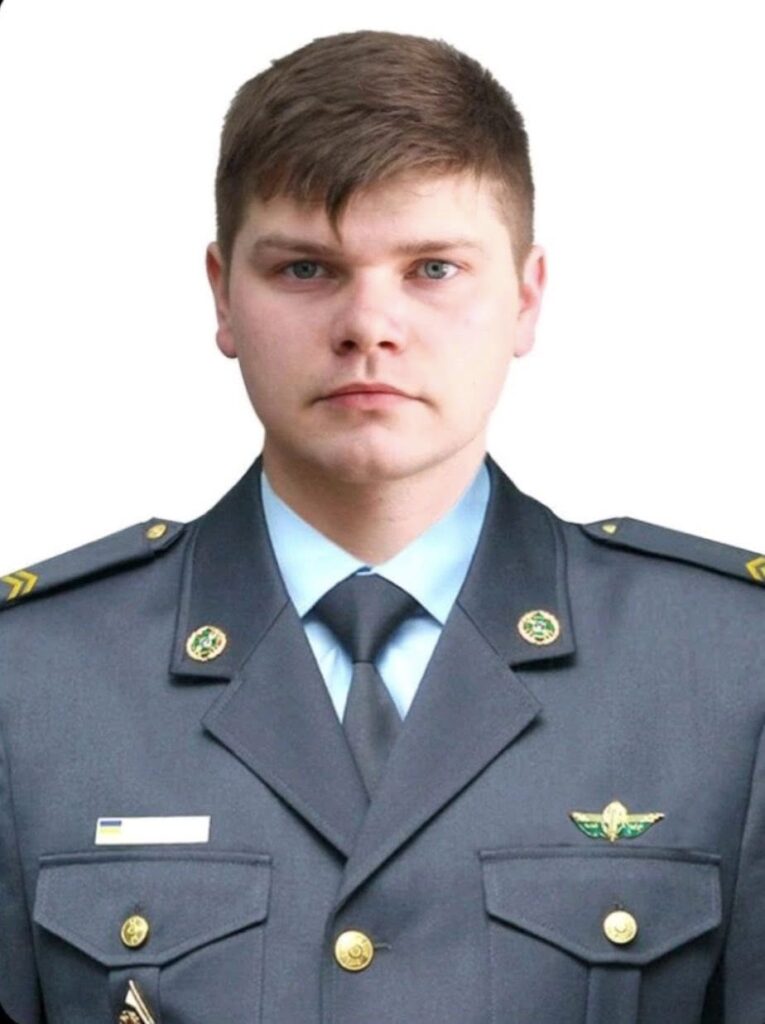 Новини Козятина - фото з Двоє молодих соколів «Сенсей» і «Вінні» тепер нас захищатимуть з небес.