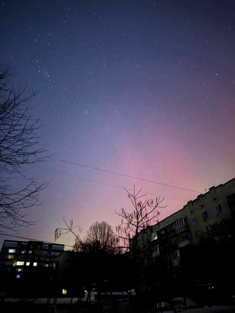 Полярне сяйво на проспекті Миру