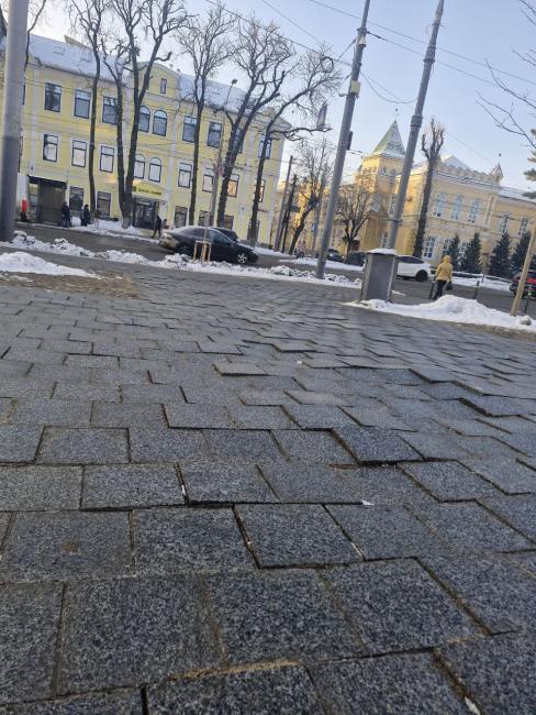 Новини Вінниці - фото з «Дністровські хвилі» за майже п’ять мільйонів: чому перекосилась нова плитка в центрі і чи будуть виправляти