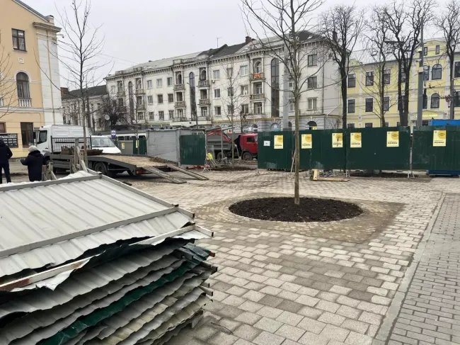 Новини Вінниці - фото з «Дністровські хвилі» за майже п’ять мільйонів: чому перекосилась нова плитка в центрі і чи будуть виправляти