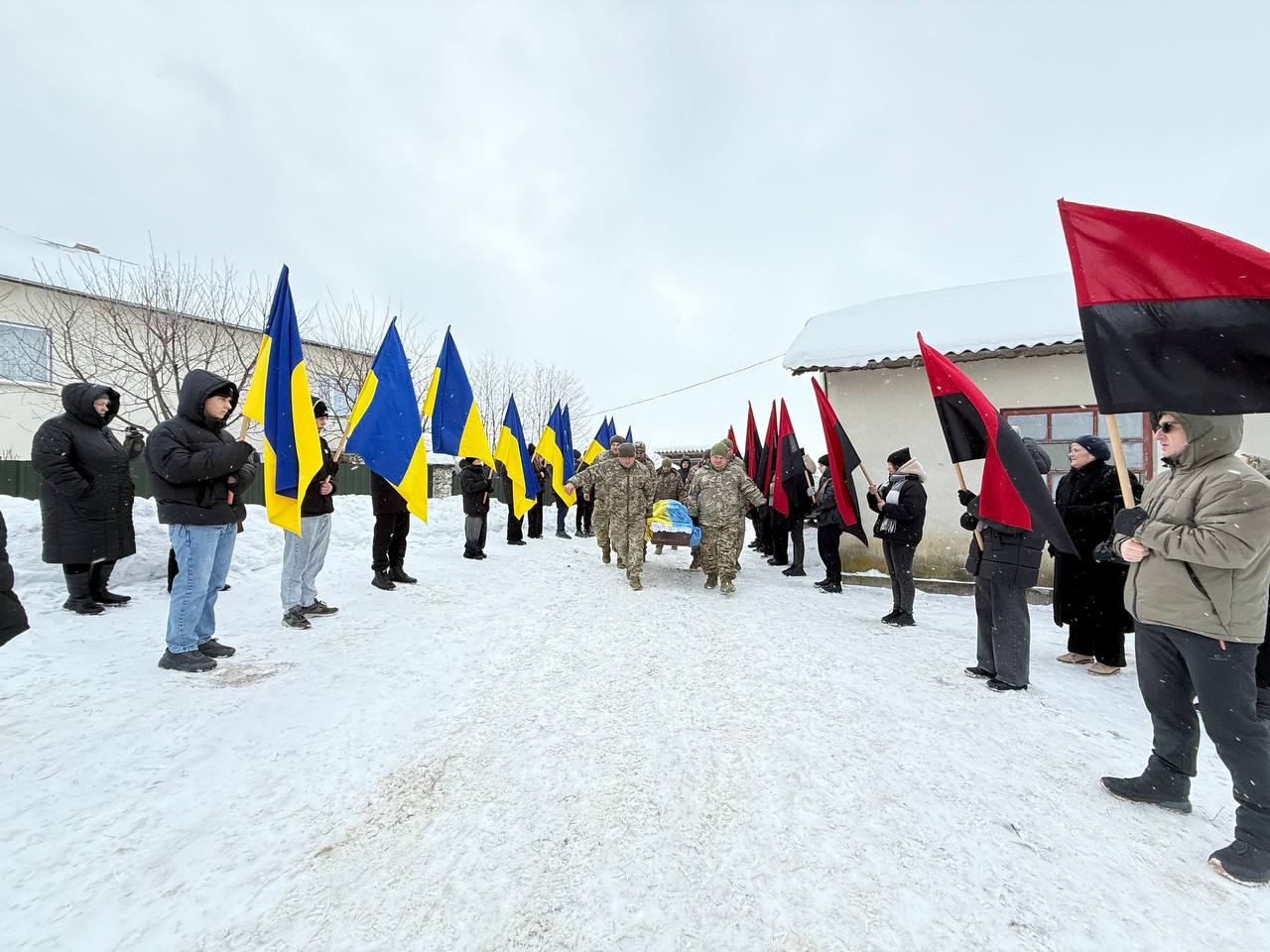 Новини Тернополя - фото з Війна забрала життя Героїв з Тернопільщини Віталія Яцентюка та Ігоря Цимбали