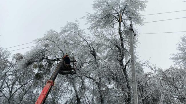 Новини Вінниці - фото з Масові відключення електроенергії на Вінниччині через ожеледь. Яка ситуація в районах області