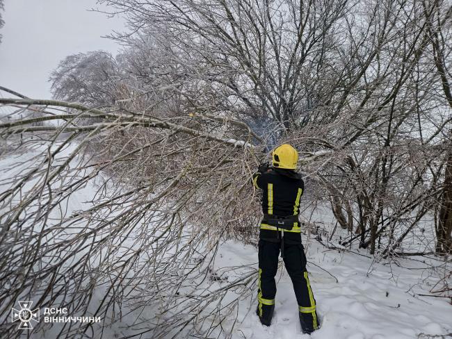 Новини Вінниці - фото з Без світла залишились понад 39 тисяч людей. Як працюють служби на Вінниччині
