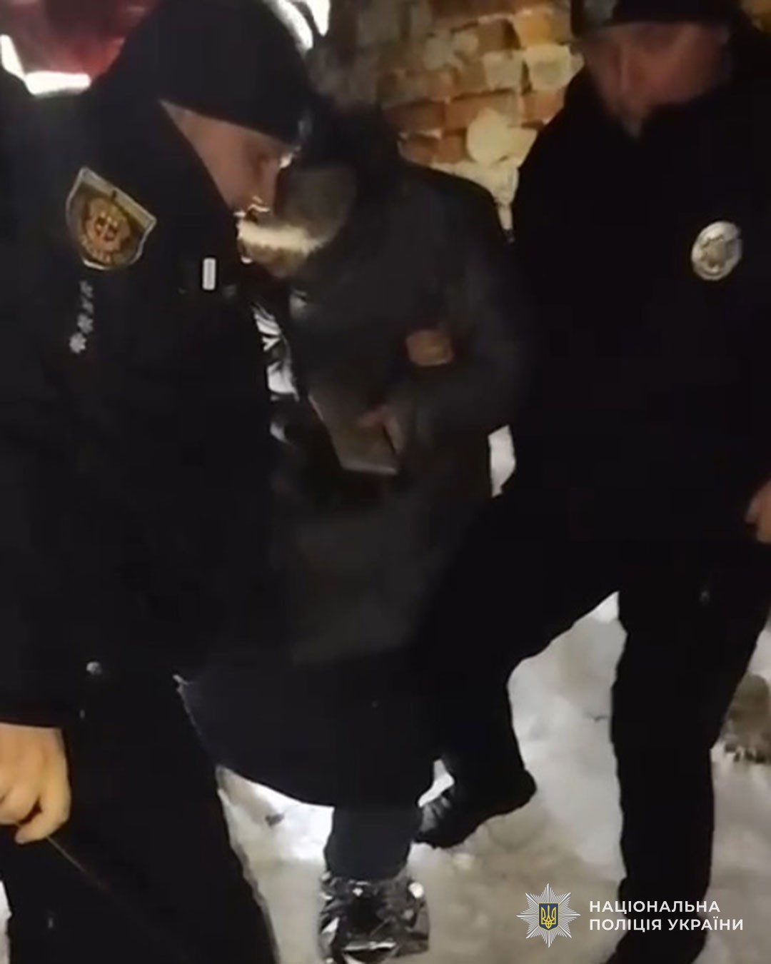 Новини Тернополя - фото з Просила врятувати її та тварин: жінка зі Збаражчини кілька днів провела в холодному будинку без їжі