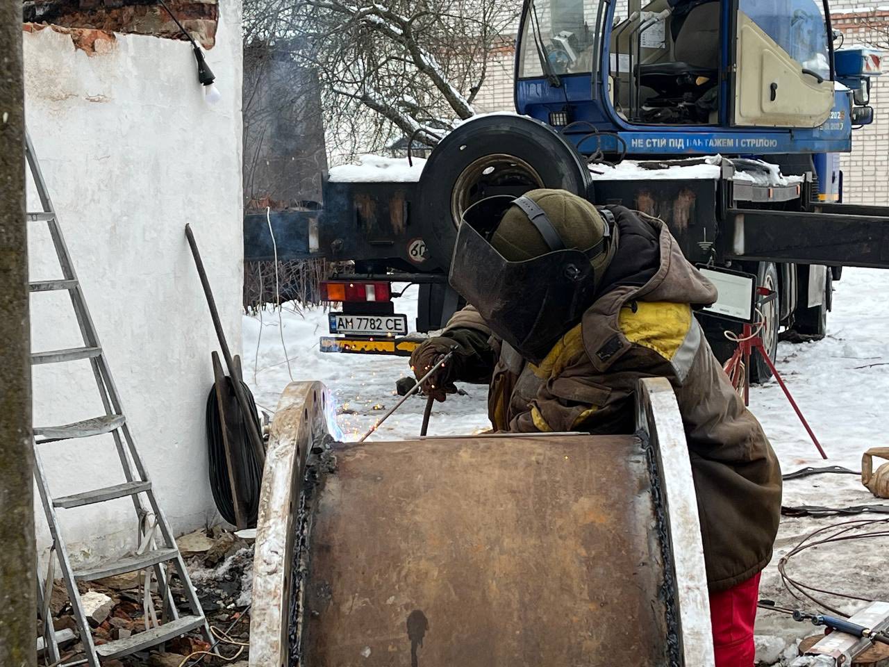 Новини Житомира - фото з У Житомирі комунальники усю ніч працювали над усуненням проблеми водопостачання
