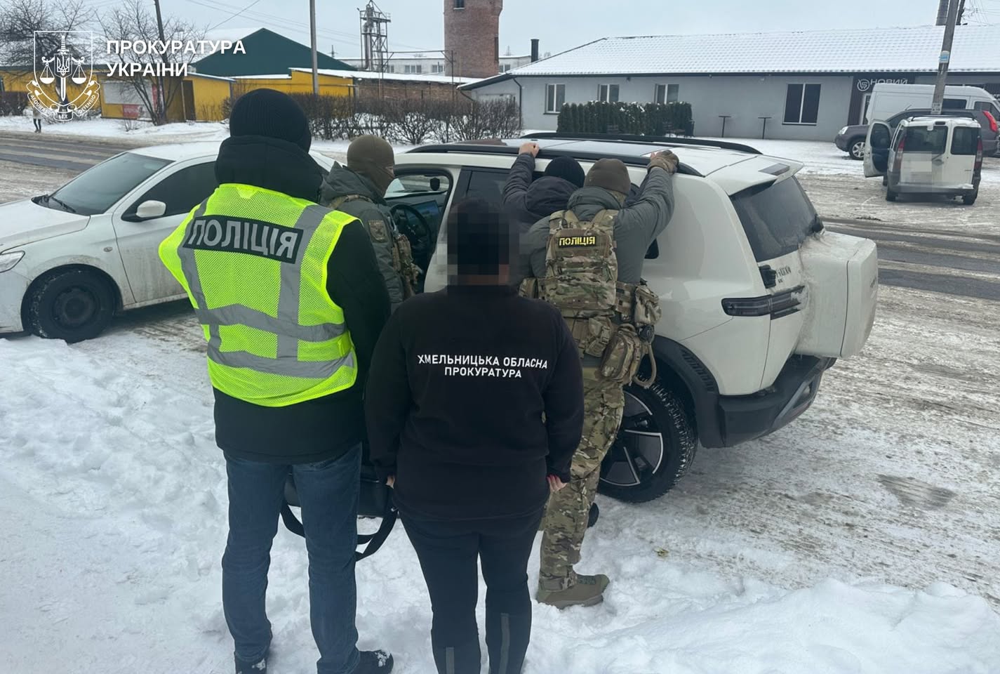 Жителя Хмельниччини підозрюють у вимаганні 150 тисяч доларів