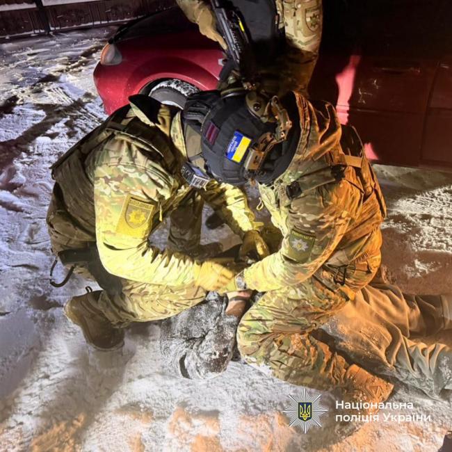 Новини Вінниці - фото з Піймали на гарячому: на Вінниччині «корупційний борець» вимагав $6000 за вплив на військових