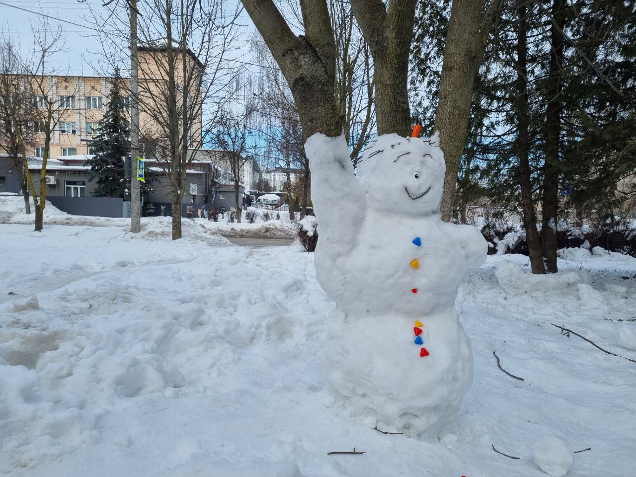Новини Тернополя - фото з Креатив з льоду та снігу: тернопільські вулиці прикрасили незвичні снігові фігури