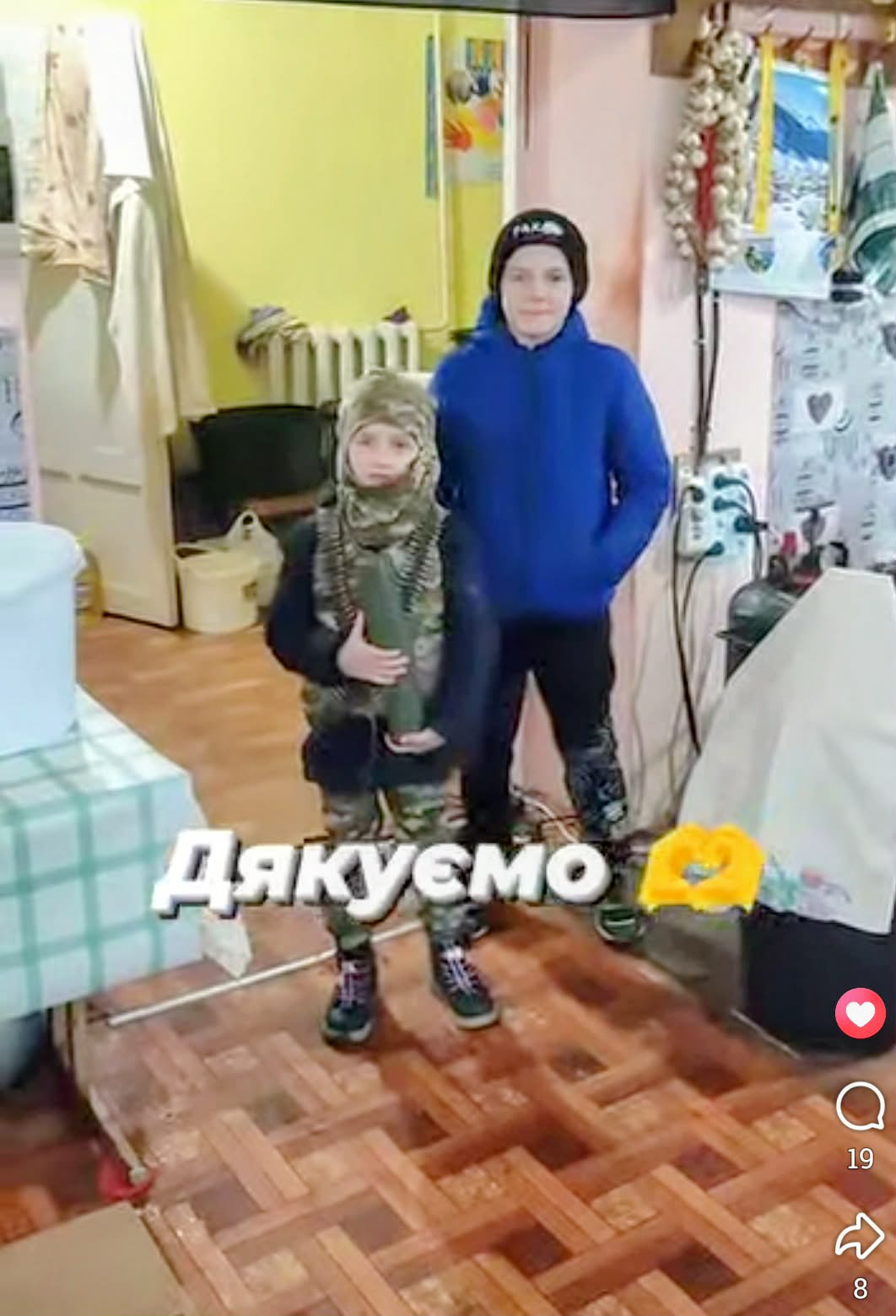 Новини Козятина - фото з Волонтер подарувала дітям гільзу, а вони у неї стали збирати гроші на ЗСУ