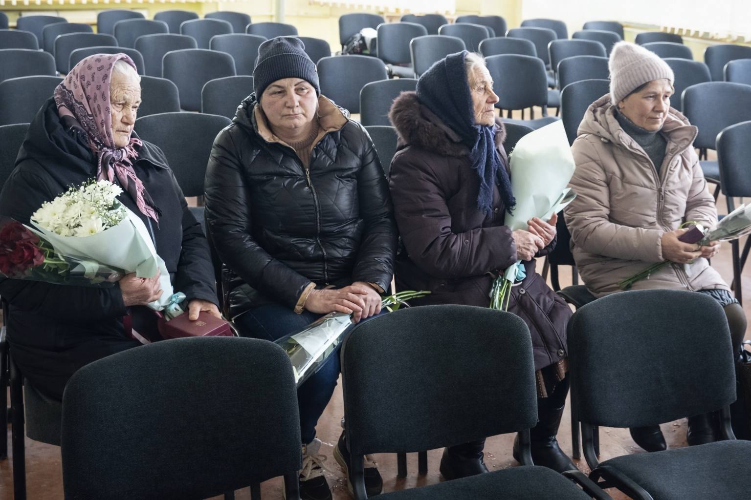 Новини Хмельницького - фото з Матерям загиблих воїнів з Хмельниччини вручили державні нагороди