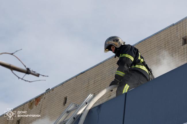 Новини Вінниці - фото з Через несправну витяжку загорівся ресторан у Вінниці. Пожежі гасили й в області