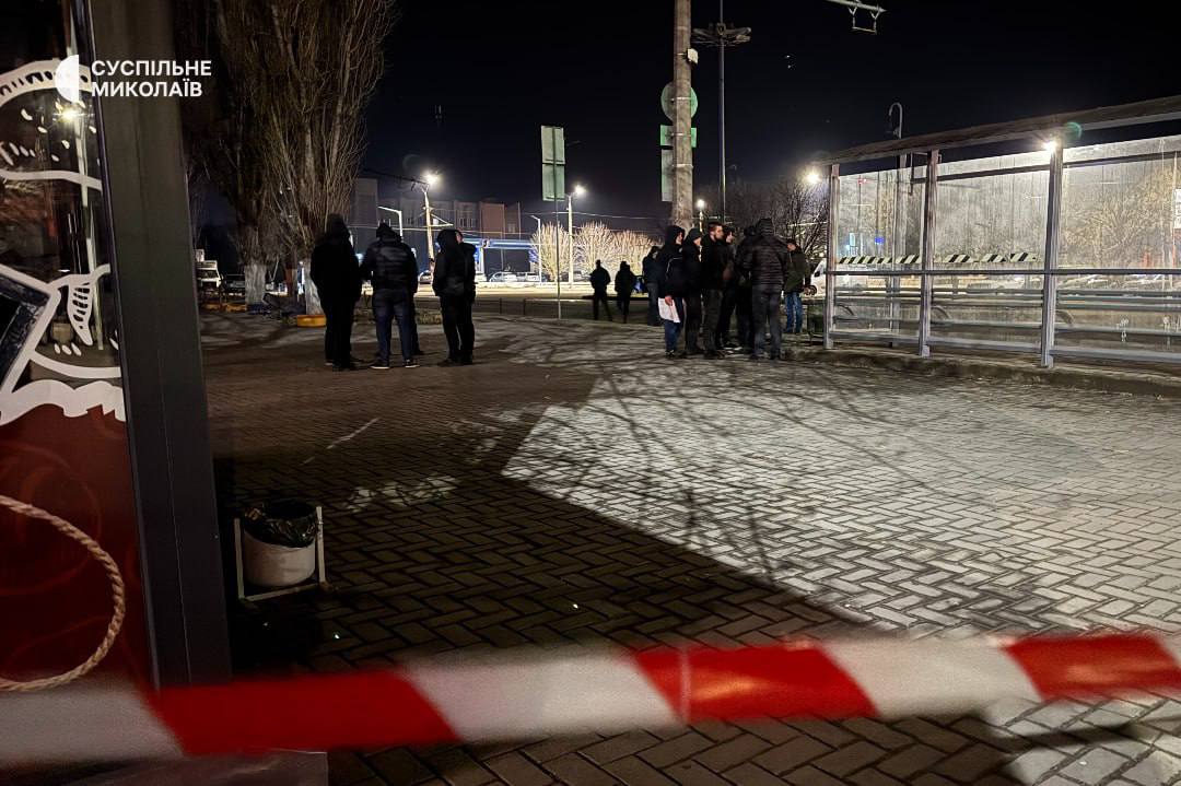 Новини Житомира - фото з У Миколаєві та Дніпрі пролунали вибухи у місцях, де була поліція. У Житомирі трагедії вдалося запобігти