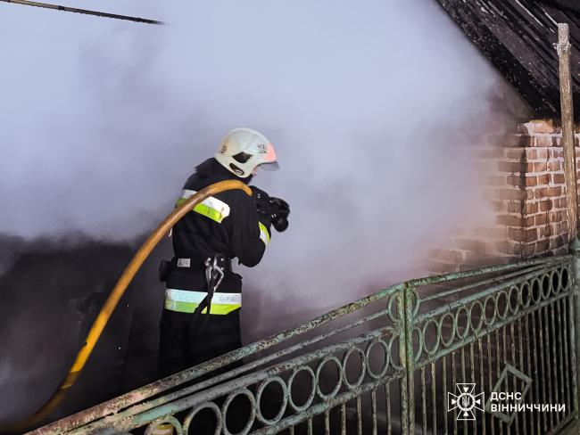 Новини Вінниці - фото з Чорний дим здійнявся над Могилів-Подільським: пожежа в магазині та ще чотири загоряння в області