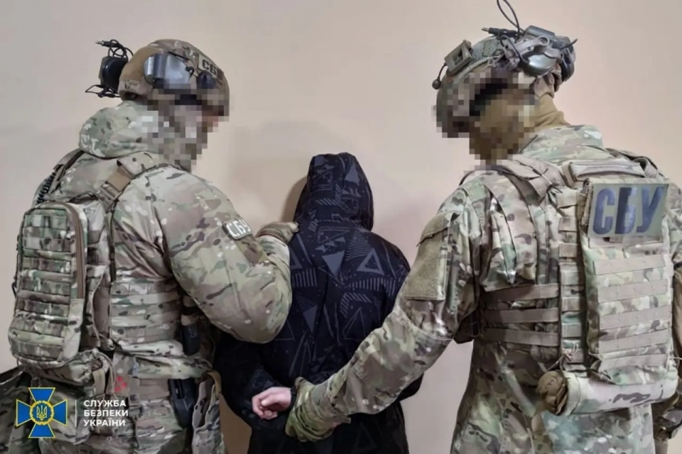 Новини Хмельницького - фото з росіяни вербують хмельницьких підлітків: як саме і як запобігти Теракт у Кам'янець-Подільському ТЦК та СП, який влаштував місцевий житель і 17-річний студент