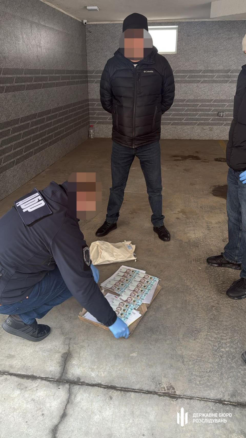 Викрили корупційну схему в Держпраці на Хмельниччині: затримали очільника управління