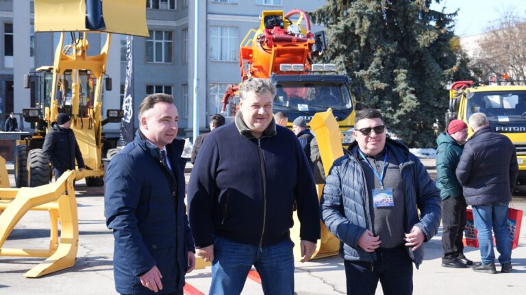 Новини Житомира - фото з Віталій Бунечко: у Коростишеві обговорили оновлення спецтехніки громад через «5-7-9» та лізинг