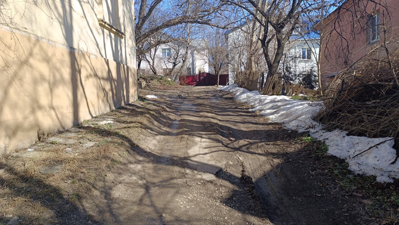 Між приватними будинками на Бродівській хочуть звести дев’ятиповерхівку: мешканці обурені