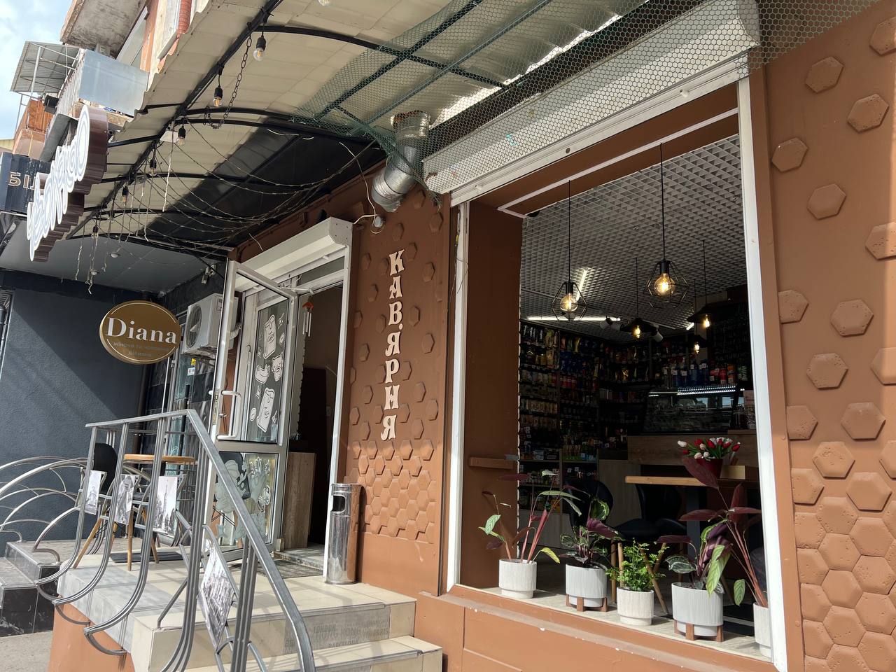 Новини Вінниці - фото з «Ми вже печемо хліб»: як центр Вінниці відновлюється після обстрілу?