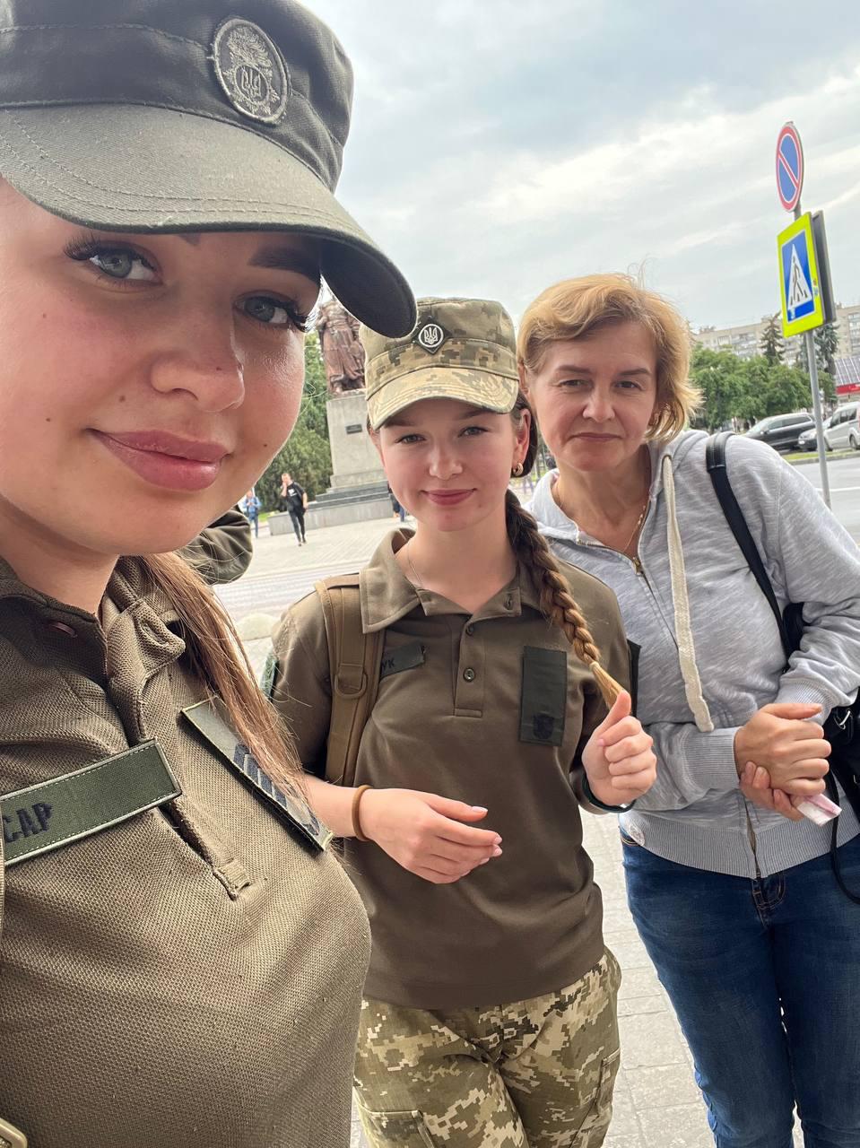 Новини Тернополя - фото з На рингу війни: колишня боксерка гартує дух артилеристів