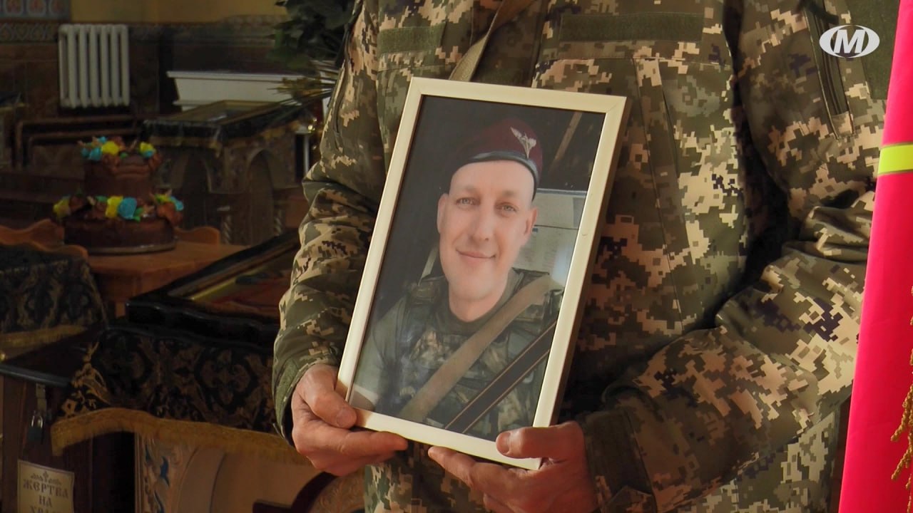 Новини Хмельницького - фото з Їм було 35 та 34 роки. У Хмельницькому попрощалися з Максимом Шпадирєвим та Олександром Коляденком Максим Шпадирєв