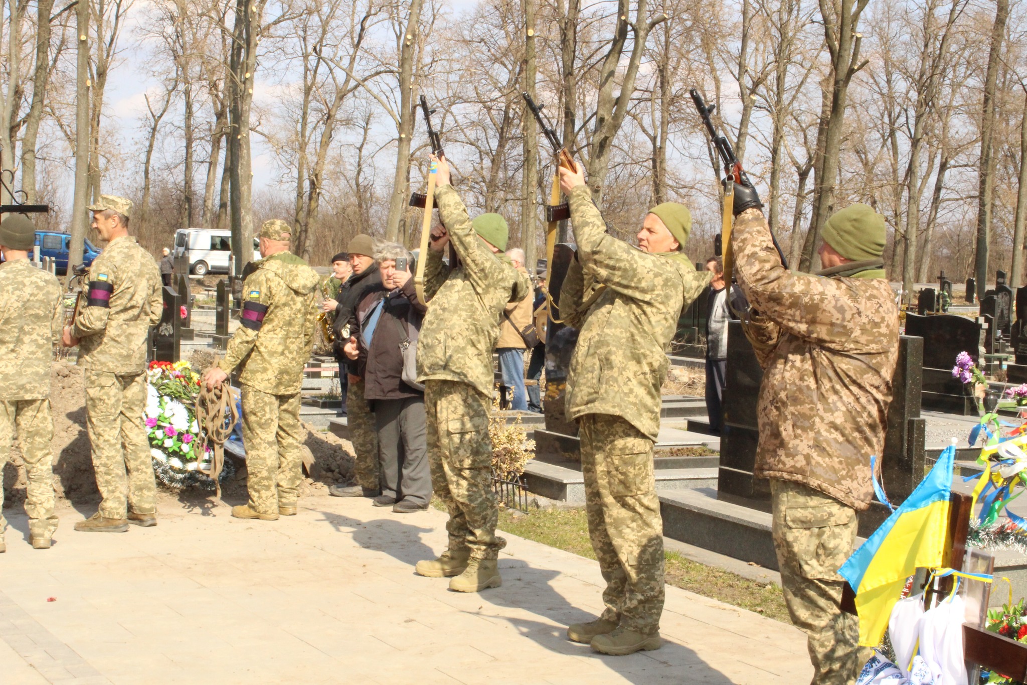 Новини Козятина - фото з Він був важко поранений, побратими радили списатися, а він сказав «я не можу без вас»