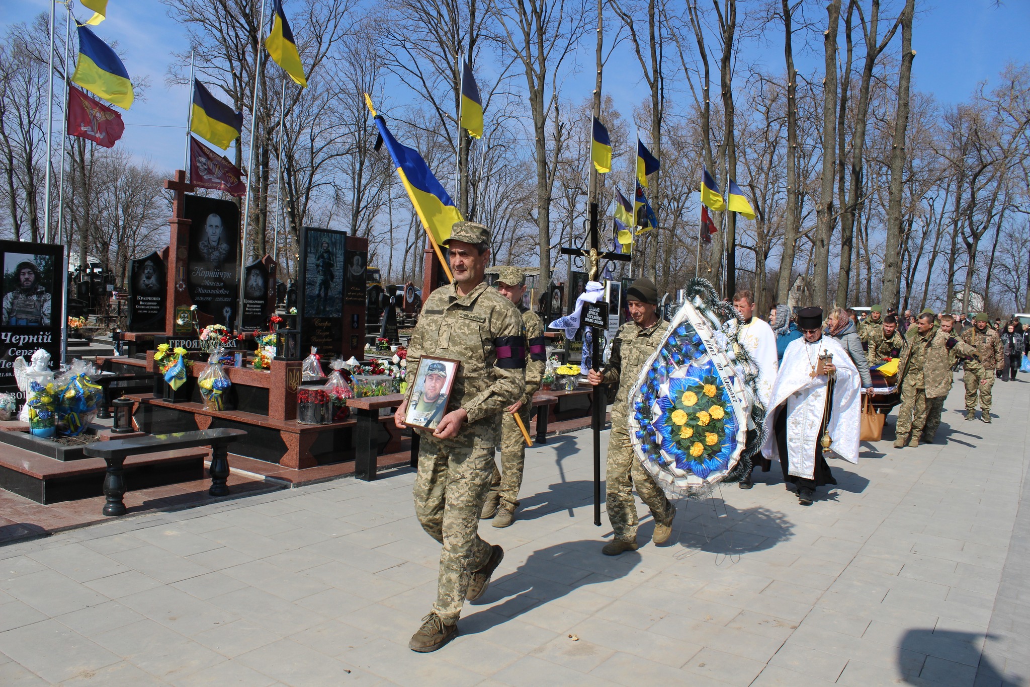 Новини Козятина - фото з Він був важко поранений, побратими радили списатися, а він сказав «я не можу без вас»