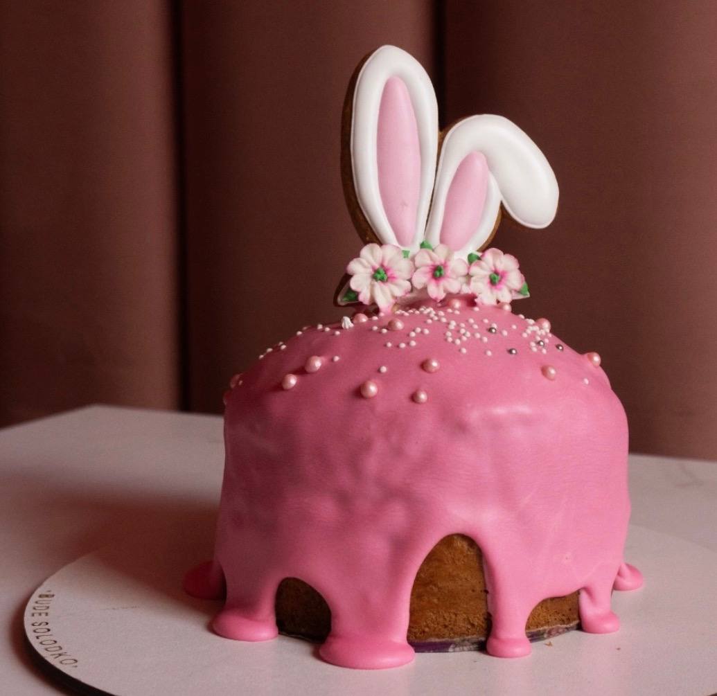 Новини Тернополя - фото з З маршмелоу, фісташками, коньяком чи класичні: від 100 до 1 150 гривень коштують авторські паски у Тернополі