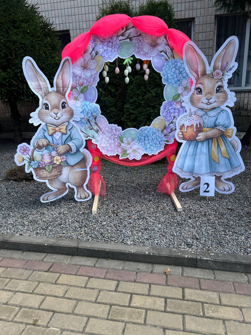 Новини Тернополя - фото з Зайченята, писанки і мотанка просто неба: у тернопільському садочку відкрили виставку до Великодня